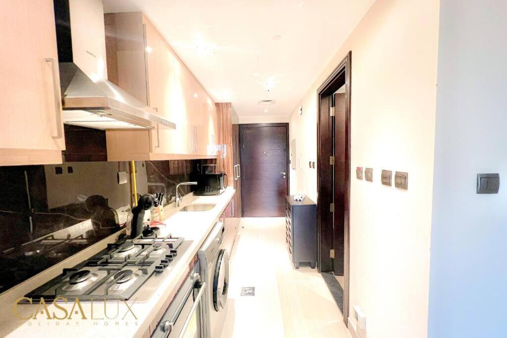 Lovely Big Studio W/ Burj Khalifa View In Downtown Dubai Exterior foto