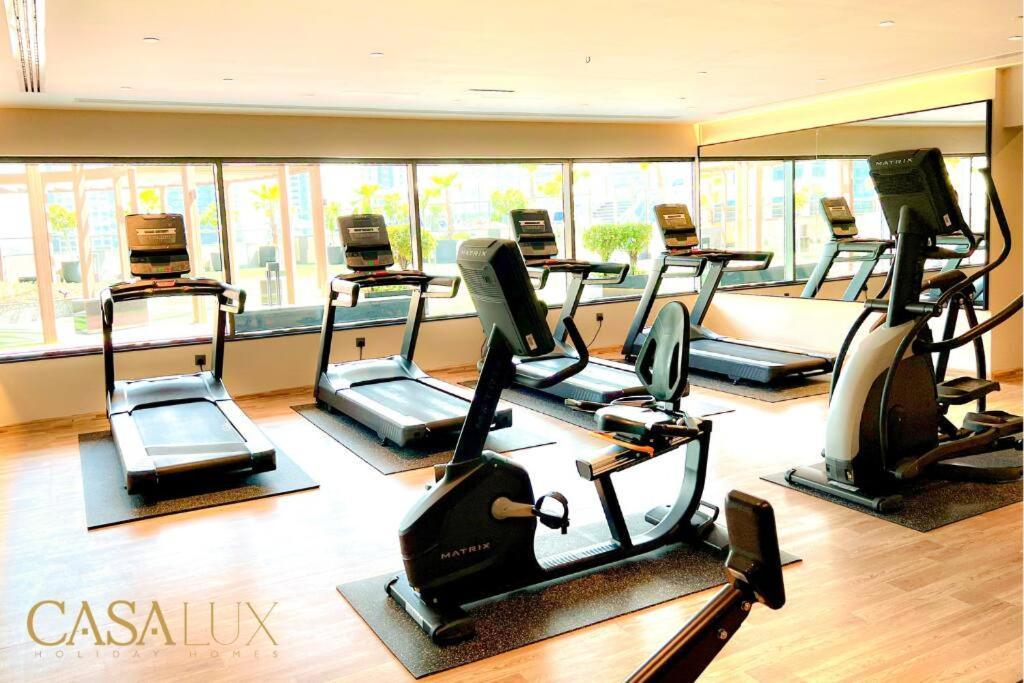 Lovely Big Studio W/ Burj Khalifa View In Downtown Dubai Exterior foto