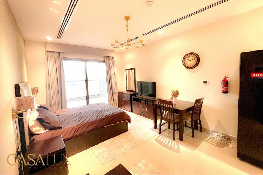Lovely Big Studio W/ Burj Khalifa View In Downtown Dubai Exterior foto